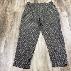 Patterned Pants W/ Elastic Waist